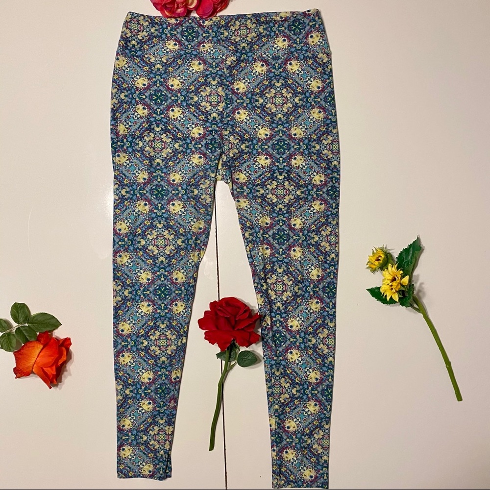 3 For $30 LulaRoe Splatter Floral Tall & Curvy